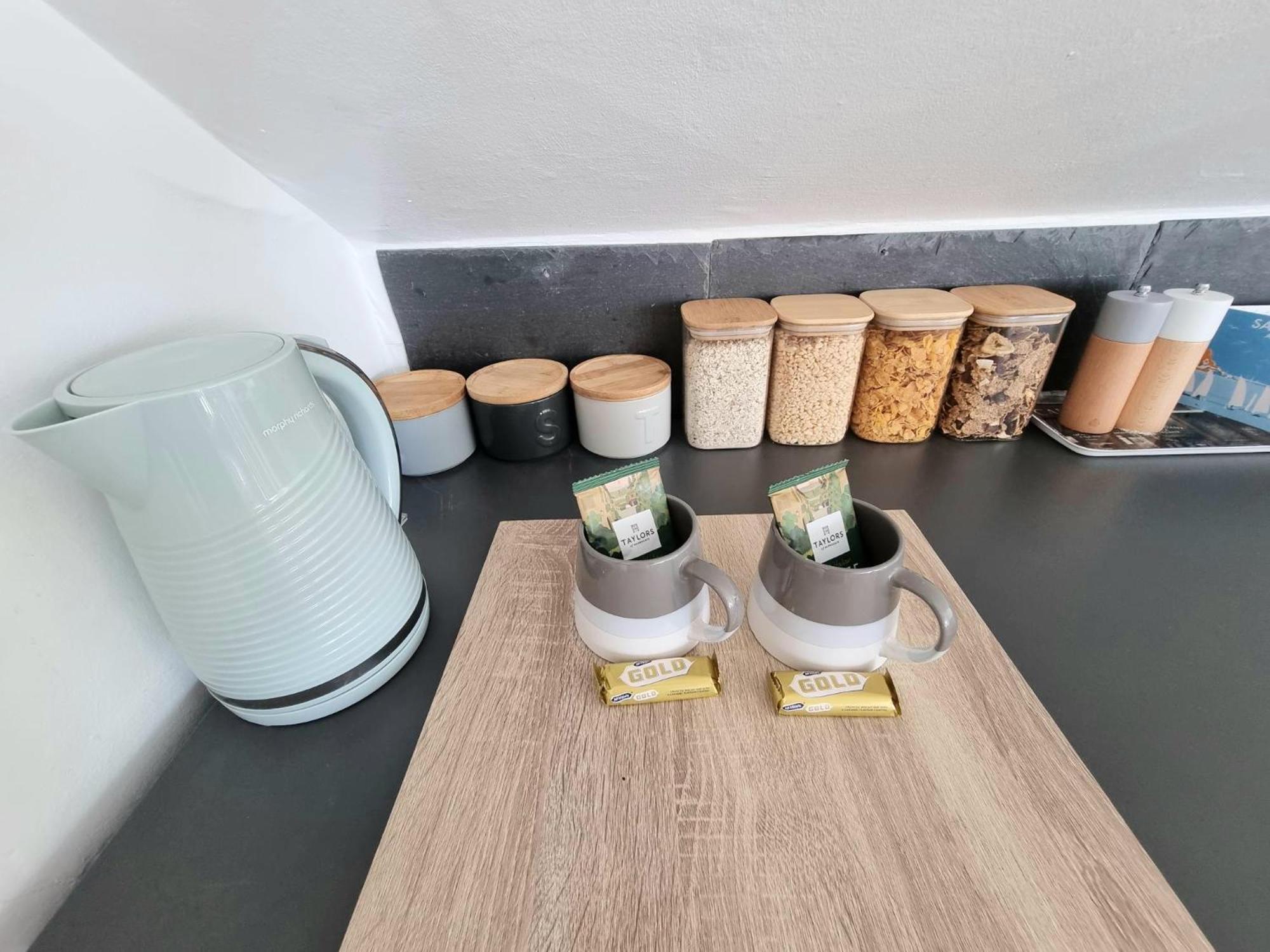 West Hill Retreat Seaview Balcony Chic Loft Studio & Free Parking Hastings Eksteriør bilde