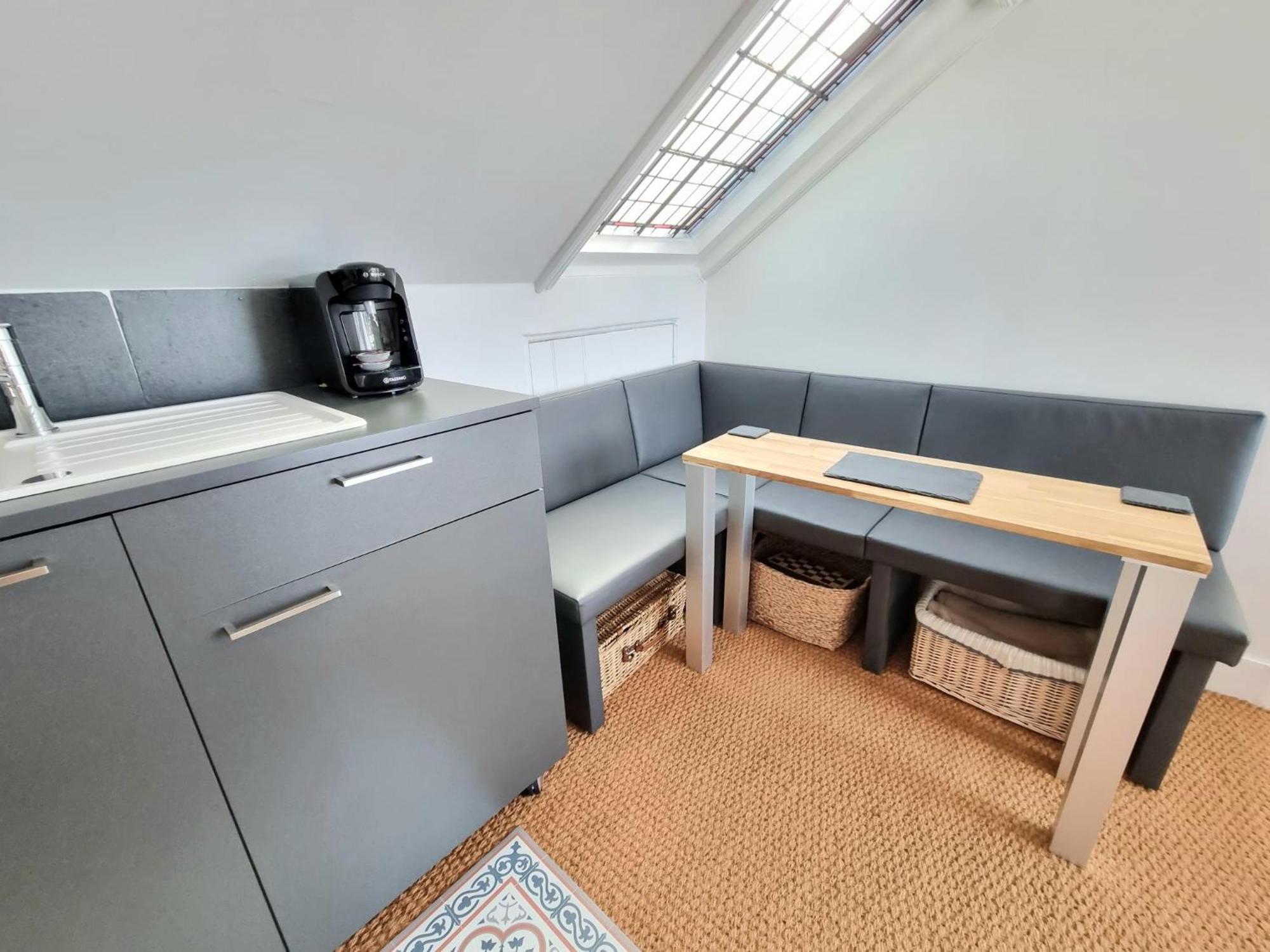 West Hill Retreat Seaview Balcony Chic Loft Studio & Free Parking Hastings Eksteriør bilde